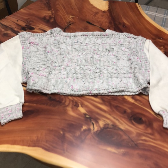 Free People
Honey Cable Fleece Sleeve Crop Sweater - Picture 4 of 9